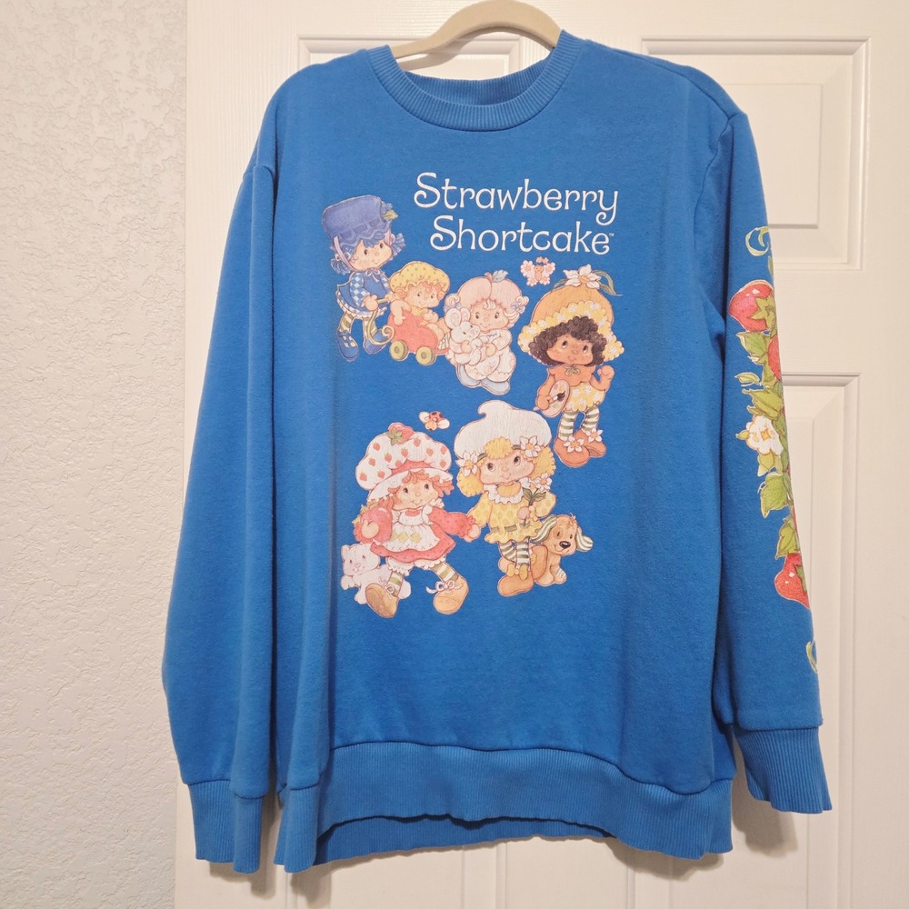 Strawberry Shortcake Graphic Sweatshirt Blue Crew Neck Sleeve Print MD - Picture 2 of 6